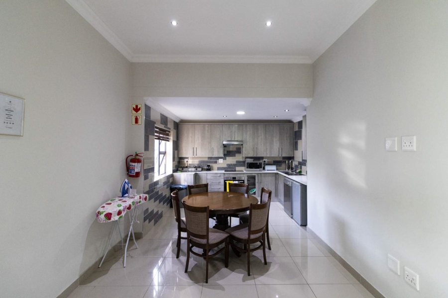 7 Bedroom Property for Sale in Sandbaai Western Cape